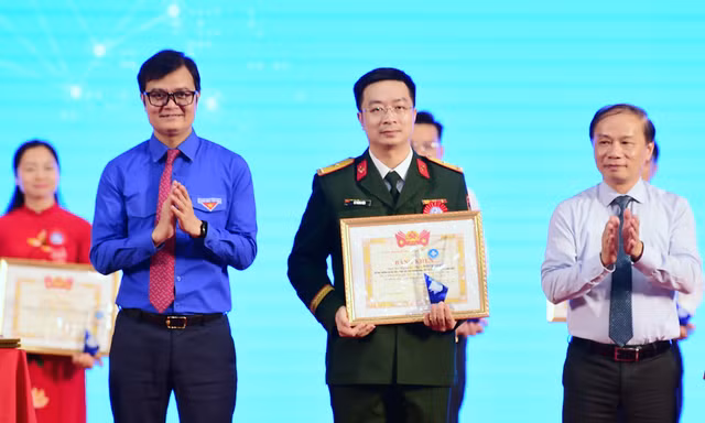 Tuyên dương 10 thầy thuốc trẻ Việt Nam tiêu biểu
