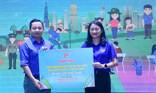 Tuổi trẻ Khối cơ quan T.Ư triển khai nhiều phần việc vì cộng đồng, bảo vệ môi trường trong Chiến dịch hè
