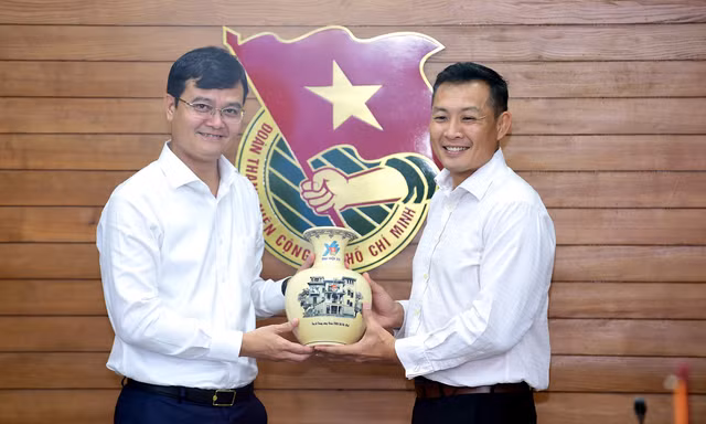 Bí thư thứ nhất T.Ư Đoàn Bùi Quang Huy tiếp đoàn đại biểu Hội đồng Thanh niên Quốc gia Singapore