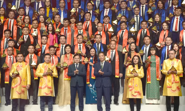 Vinh danh 200 thương hiệu Sao Vàng đất Việt năm 2021