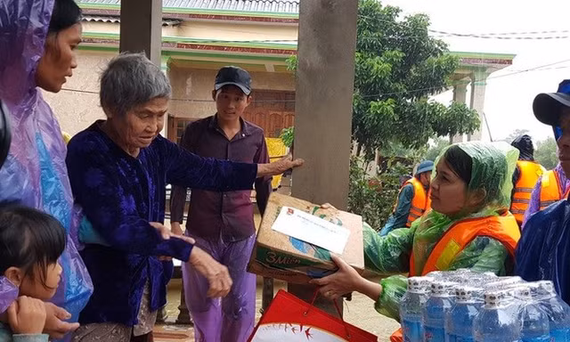 T.Ư Đoàn kêu gọi thanh niên 'San sẻ yêu thương cùng miền Trung'