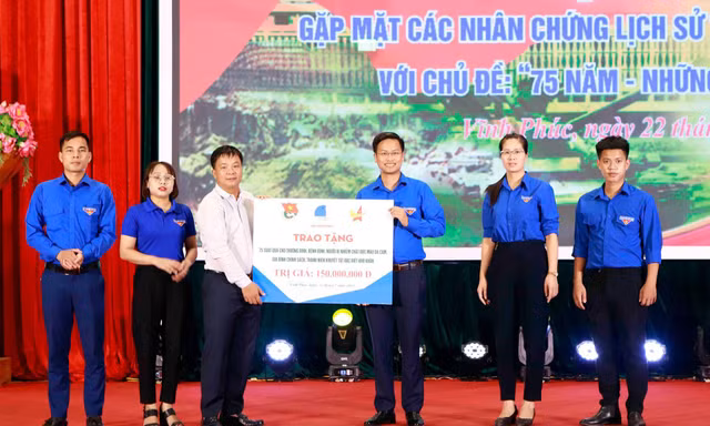 Tuổi trẻ Vĩnh Phúc gặp mặt các nhân chứng lịch sử