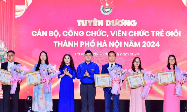 Tuyên dương 24 cán bộ, công chức, viên chức trẻ giỏi thành phố Hà Nội