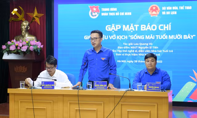 Công diễn vở kịch 'Sống mãi tuổi mười bảy' dịp Đại hội Đoàn toàn quốc lần thứ XII