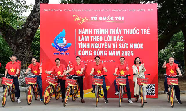 Ra quân Hành trình Thầy thuốc trẻ làm theo lời Bác, tình nguyện vì cộng đồng 2024