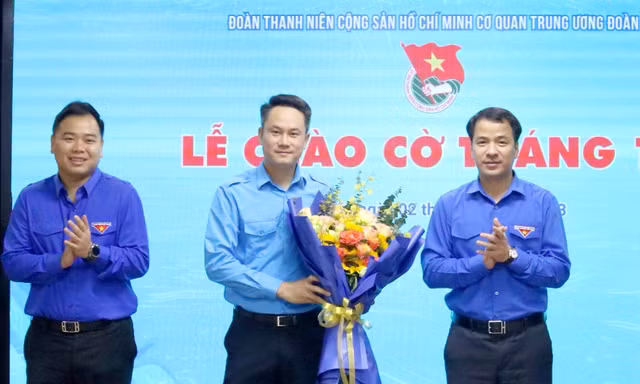 Lần đầu tiên tổ chức Liên hoan Văn nghệ sĩ trẻ toàn quốc
