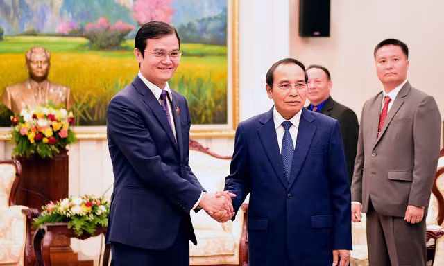 Đoàn đại biểu cấp cao Trung ương Đoàn TNCS Hồ Chí Minh tiếp kiến Phó Chủ tịch nước Lào