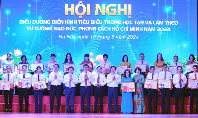 Trung ương Đoàn biểu dương 27 điển hình học tập và làm theo lời Bác