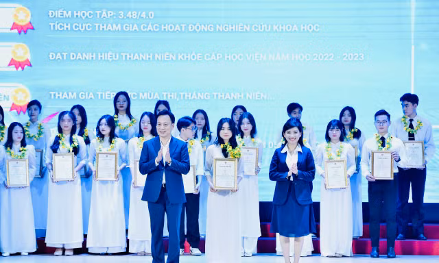 Đoàn Khối Các cơ quan Trung ương tuyên dương 52 Sinh viên 5 tốt