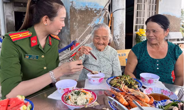 Ấm áp những bữa cơm đặc biệt dịp Tết Giáp Thìn 2024