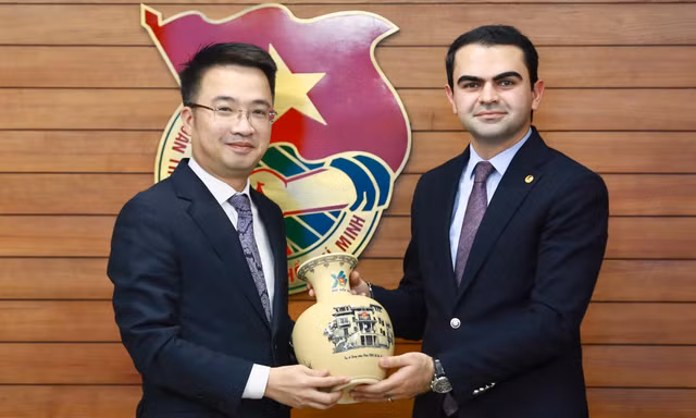 Bí thư Trung ương Đoàn tiếp đoàn đại biểu Đảng Azerbaijan Mới