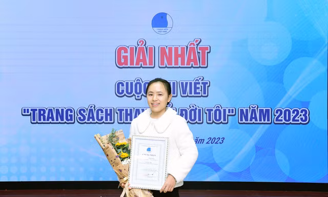Cô gái xứ Nghệ đoạt giải cuộc thi viết 'Trang sách thay đổi đời tôi'