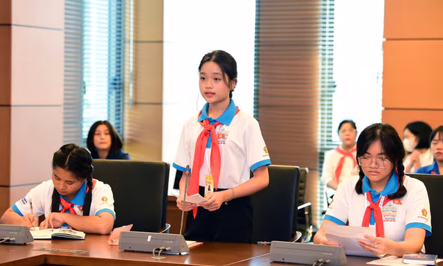 Đại biểu 'Quốc hội trẻ em' hiến kế tránh bị lôi kéo, rủ rê hút thuốc lá, chất kích thích