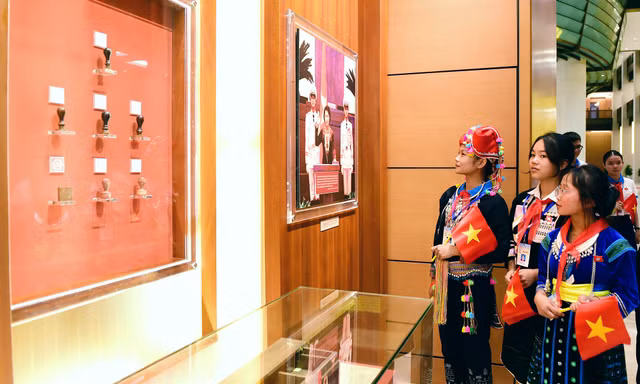 61 đại biểu dân tộc thiểu số dự Phiên họp giả định 'Quốc hội trẻ em'