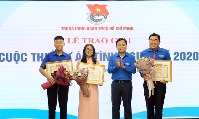 Vinh danh 10 dự án tình nguyện sáng tạo vì cộng đồng xuất sắc nhất 