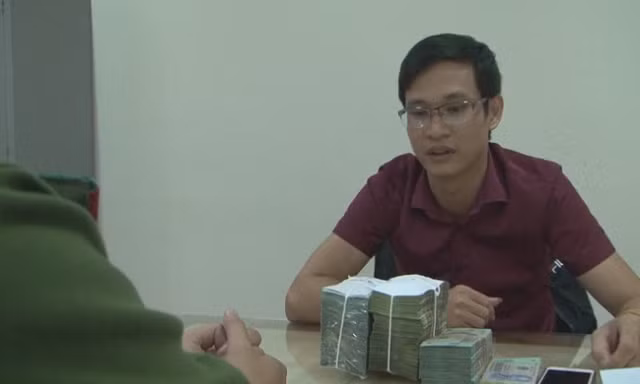 Đối tượng Phạm Văn Tới tại cơ quan Công ạn