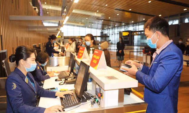 Hình ảnh sân bay Vân Đồn ngày đầu gỡ phong tỏa