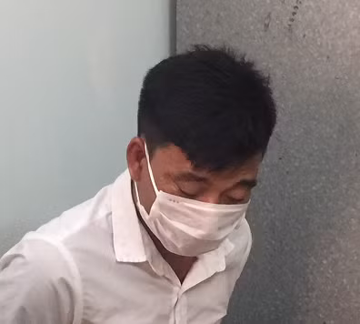 Không rút được tiền, nam thanh niên vác gạch đập nát màn hình 2 cây ATM