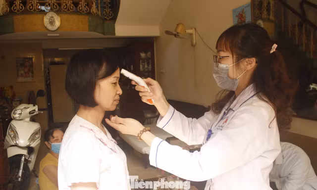 Hơn 300 nghìn người dân Hạ Long được kiểm tra y tế