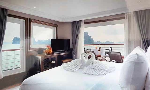 Căn phòng trên du thuyền 5 sao. Ảnh: Zing
