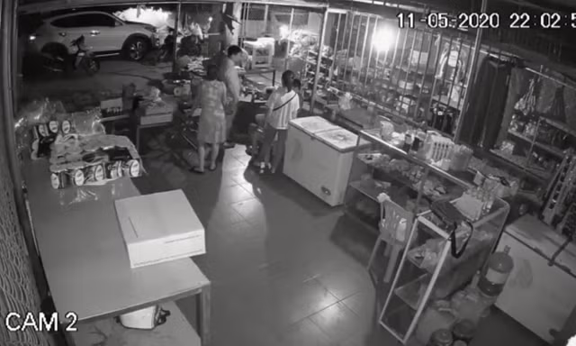 Thực hư thông tin Công an rút 'súng bật lửa' đe dọa người dân