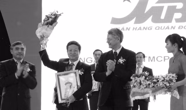 MB nhận giải thưởng Top 50 DNVN xuất sắc