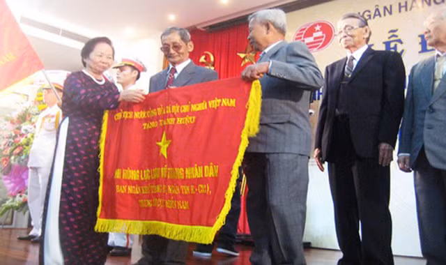 Cựu binh C32 đón nhận Danh hiệu Anh hùng LLVT.