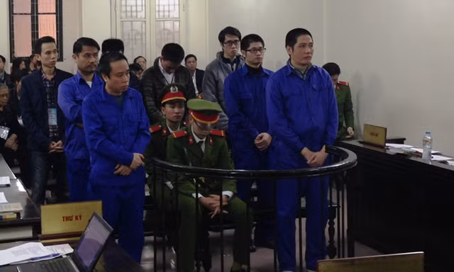 Các bị cáo tại tòa.