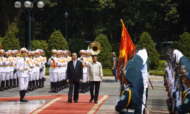 Tại Phủ Chủ tịch vào sáng nay, đã diễn ra lễ đón chính thức Tổng thống Philippines Rodrigo Duterte.
