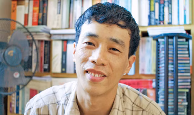 Nhà văn Nguyễn Bình Phương. Ảnh: Nguyễn Đình Toán.