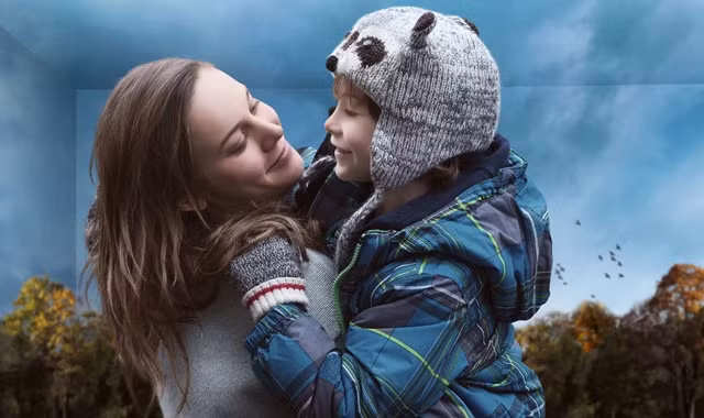 Phim “Căn phòng” không những giúp Brie Larson đoạt Oscar, nó gợi lại thuở hàn vi của mẹ con diễn viên này.