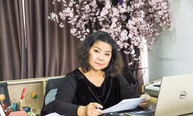 NSND Thanh Hoa tại phòng làm việc trong cương vị mới. Ảnh: N.M.Hà.