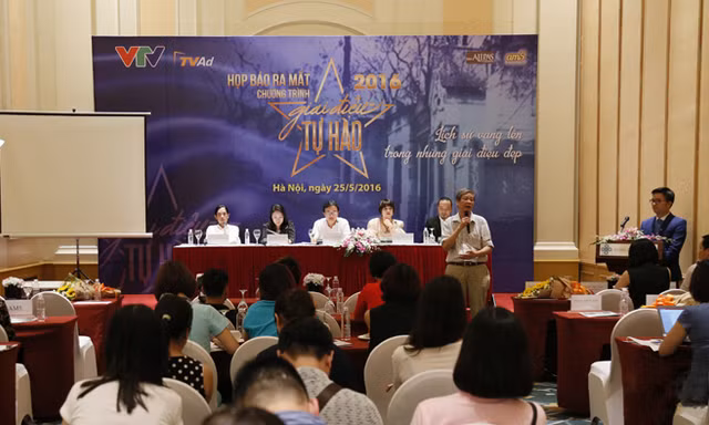 Họp báo đánh dấu sự trở lại của Giai điệu Tự hào, sẽ lên sóng tối thứ Bảy cuối cùng hàng tháng trên VTV1. Ảnh: BTC.