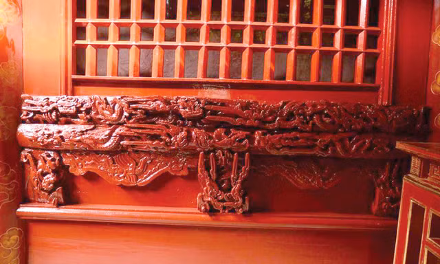 “Dịch” sơn thếp trong trùng tu di tích: Đền Phù Đổng kêu cứu