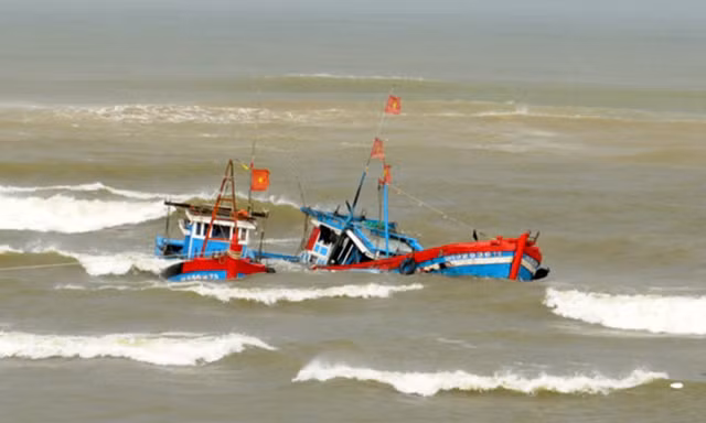 Nhiều tàu cá bị chìm, ngư dân​ mất tích