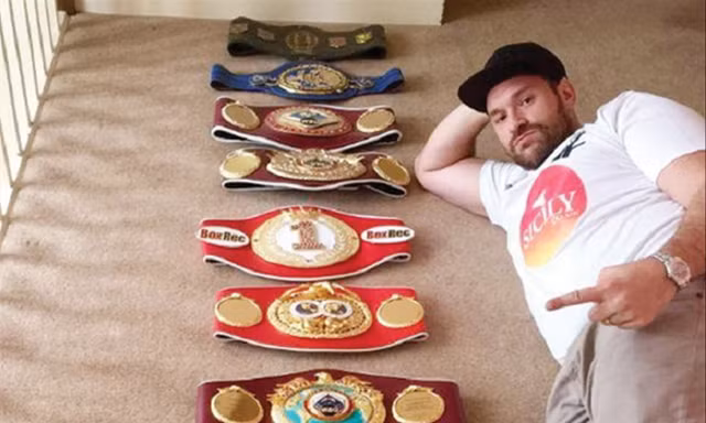 Tyson Fury hẹn ngày trở lại sàn đấu