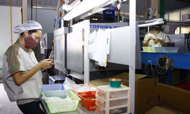 Dây chuyền sản xuất của Công ty Bắc Việt tại khu công nghiệp Bắc Ninh. Ảnh: Hồng Vĩnh.