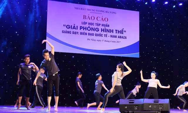 Cú “lột xác” đầy ngoạn mục của các diễn viên Nhà hát Trưng Vương sau 10 ngày học hỏi với chuyên gia quốc tế Hani Abaza. Ảnh: Giang Thanh.
