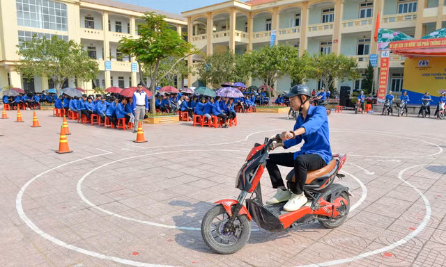 Nhiều người Việt đổi xe, chuyển hướng sống xanh 