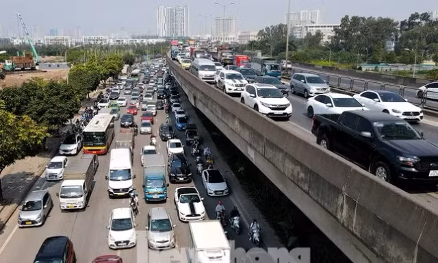 Đề xuất miễn phí đường bộ cho nhiều loại ô tô
