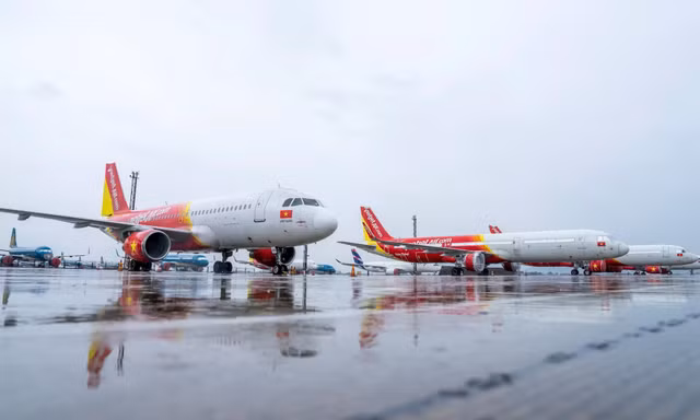 Nhiều chuyến bay quốc tế điều chỉnh lịch khai thác vì bão số 2