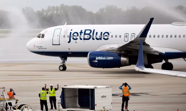 Phát hiện 2 thi thể ở hốc bánh đáp máy bay JetBlue