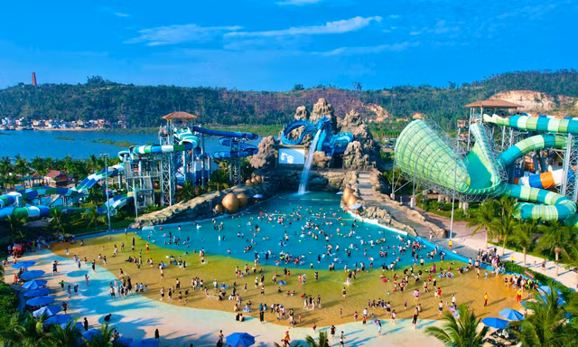 Khu du lịch quốc tế Đồi Rồng bùng nổ lượng du khách ngày đầu nghỉ lễ 30/4