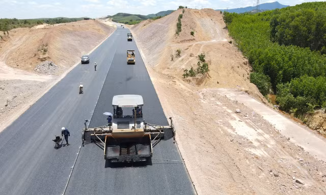 Sắp thông xe 5 dự án cao tốc, hợp long cầu Rạch Miễu 2 