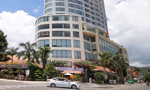 Đang bị điều tra tội chứa mại dâm, chủ khách sạn 4 sao bị khởi tố vì lừa đảo