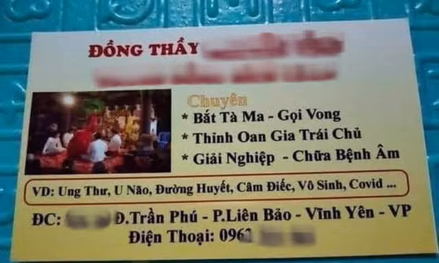 Tấm card lan truyền trên mạng xã hội về cô đồng có thể chữa bệnh Covid-19