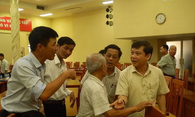 Viện trưởng Viện KSND tối cao tiếp xúc cử tri quận 10 vào ngày 17/6