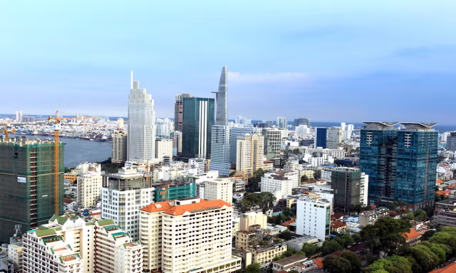 Người dân đóng góp ý kiến gì cho lãnh đạo TPHCM?
