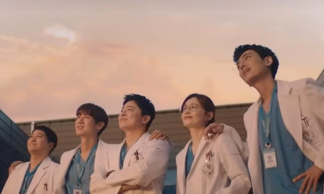 Dù kết chưa thỏa lòng nhưng "Hospital Playlist 2" cũng đã khép lại hành trình đẹp đẽ