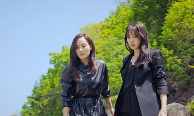 Mở màn "Cuộc chiến thượng lưu 3", bà cả Lee Ji Ah bắt tay Eugene trả thù Kim So Yeon